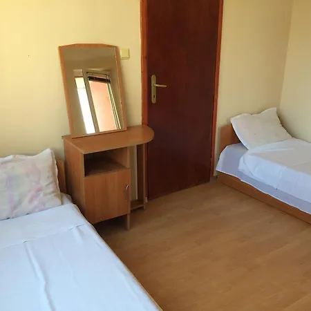 Guest house The House Ravda